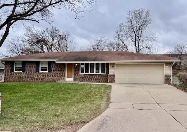 1017 Somerset Drive, Janesville, WI 53546