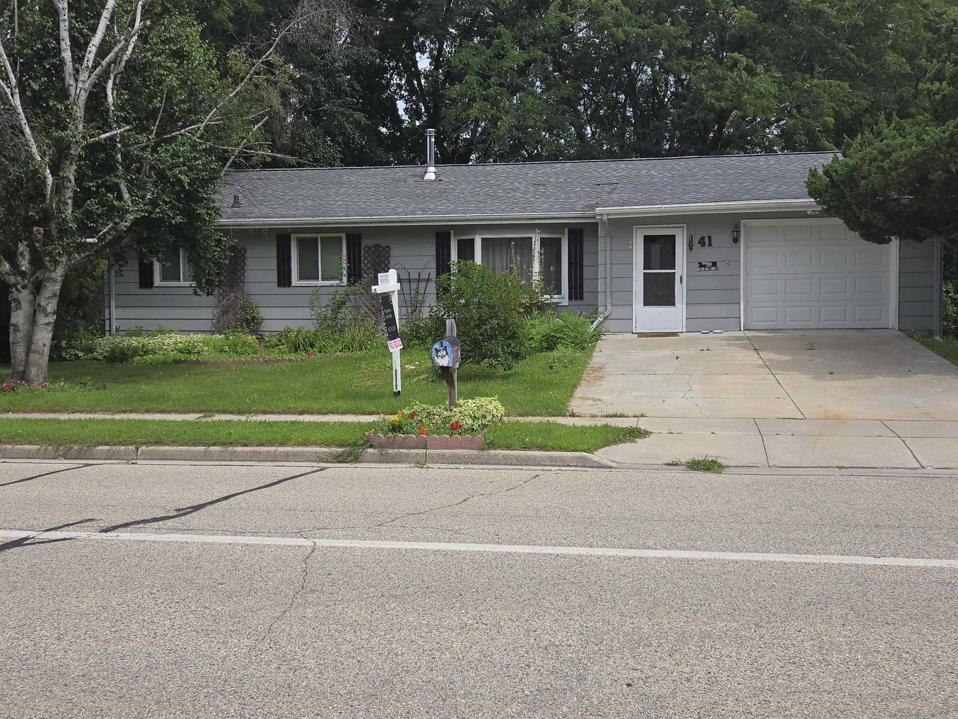 41 E Vista Boulevard, Markesan, WI 53946