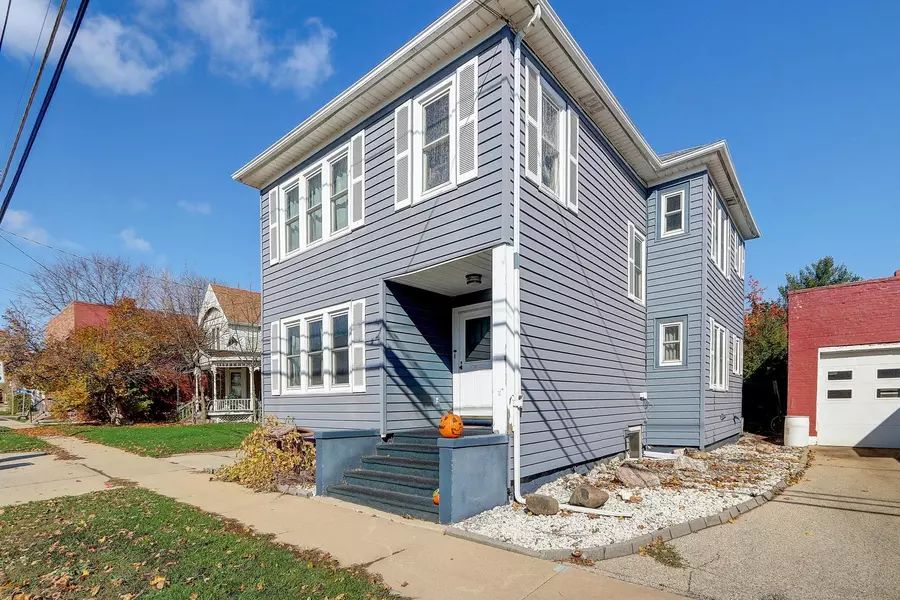 116-118 W Main Street, Marshall, WI 53559