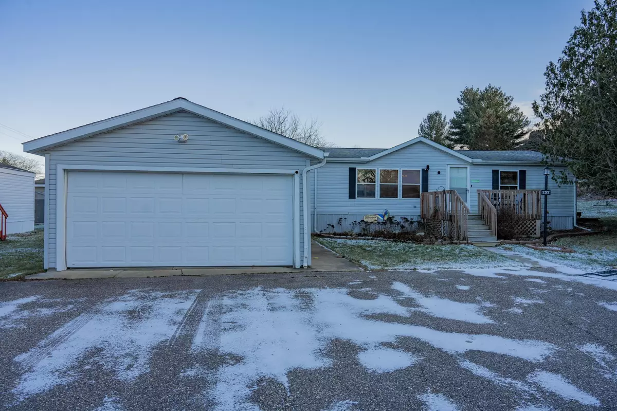 Baraboo, WI 53913,252 Hillside Court