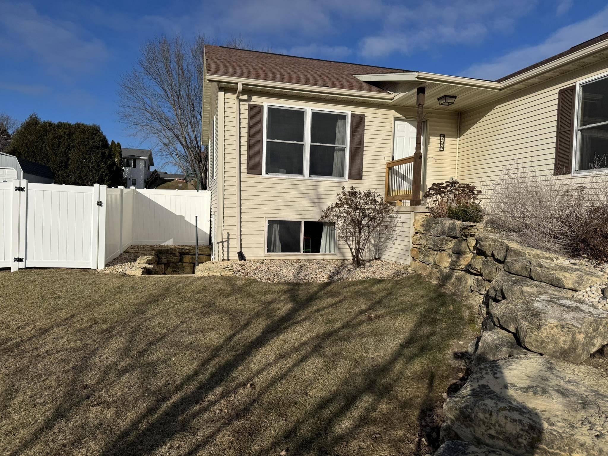 Dodgeville, WI 53533,704 W Division Street