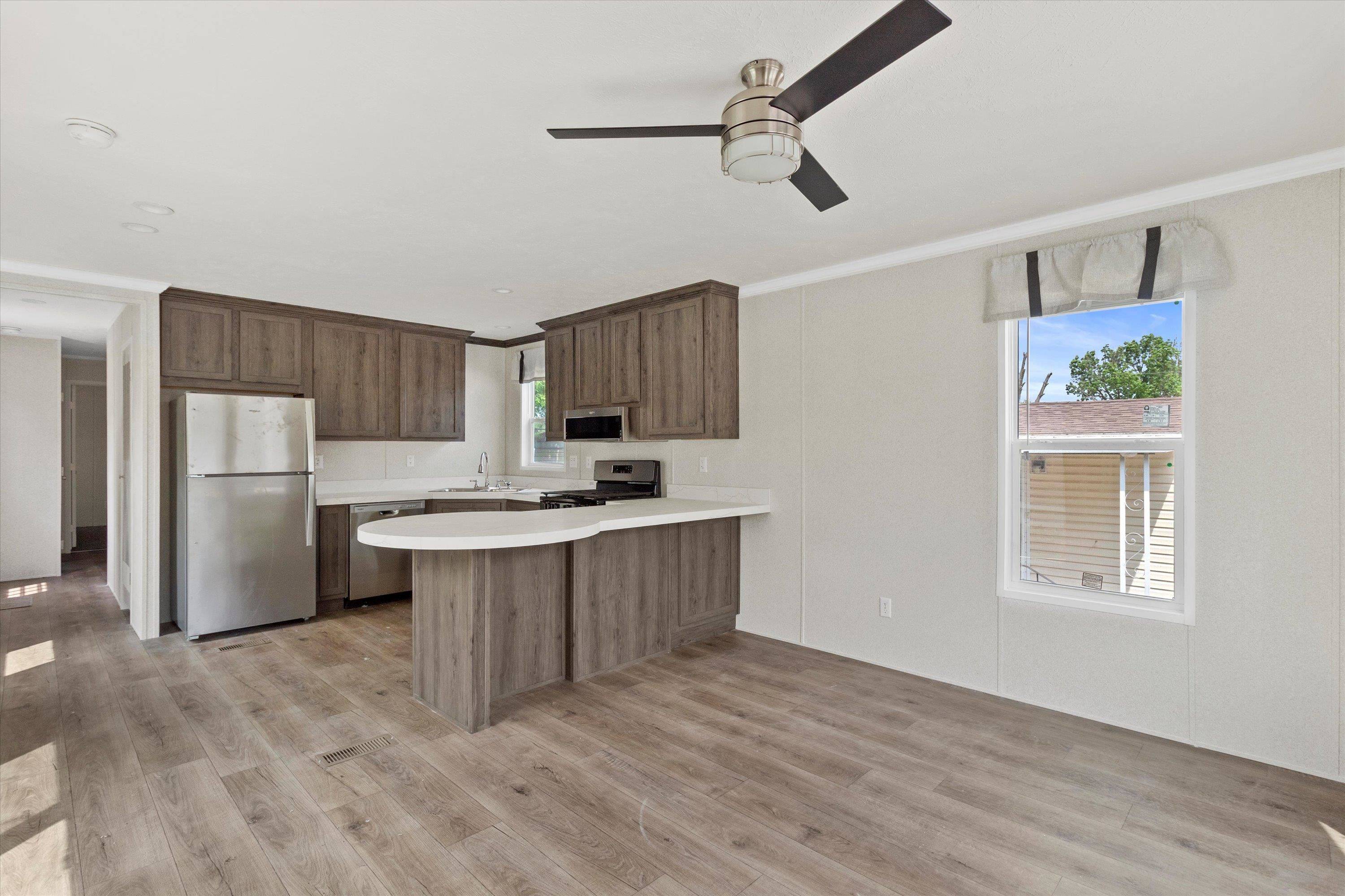 West Allis, WI 53214,10211 W Greenfield Avenue #9