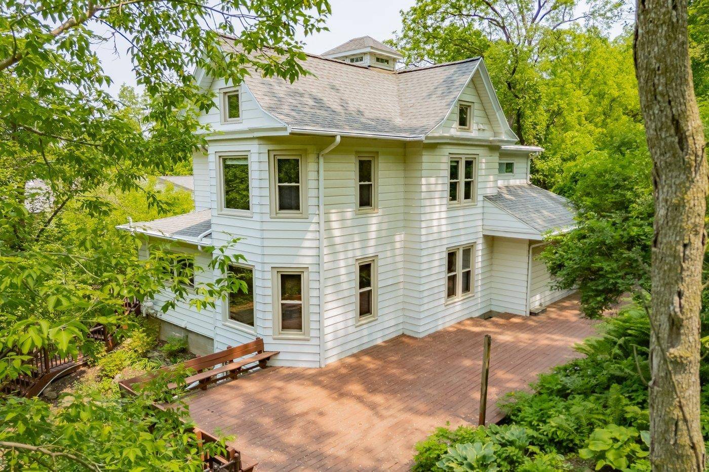 Middleton, WI 53562,1725 N High Point Road