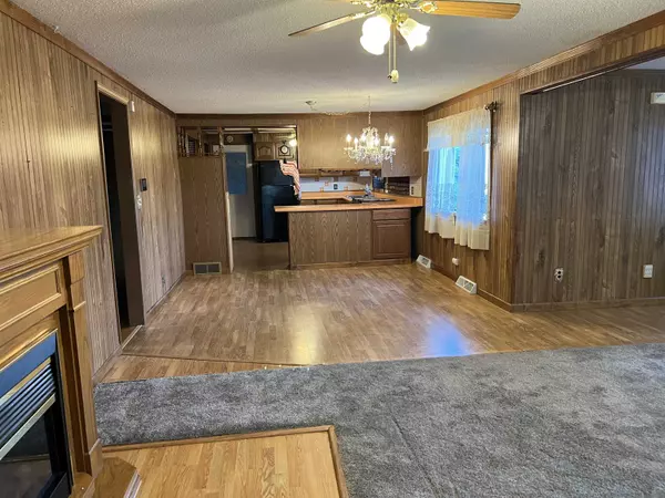 Wauzeka, WI 53826,108 Shanghai Ridge Road