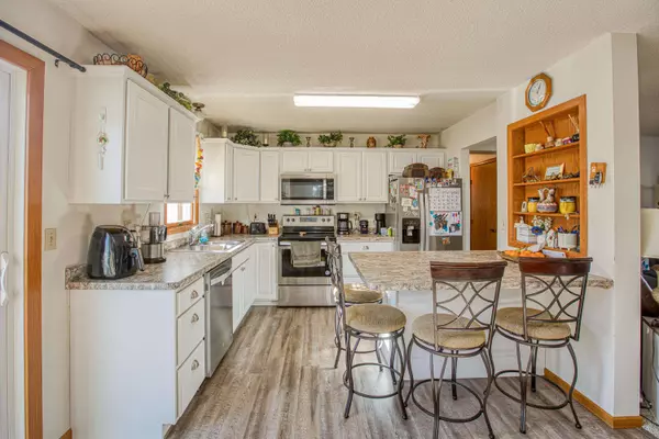 Livingston, WI 53554,140 W Barber Avenue