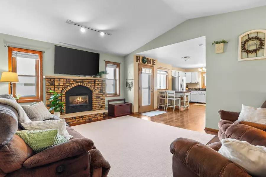 924 Acker Parkway, Deforest, WI 53532