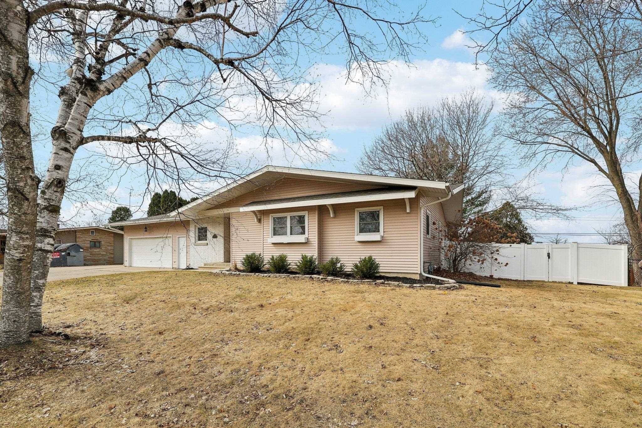 Beaver Dam, WI 53916,118 Mohawk Drive
