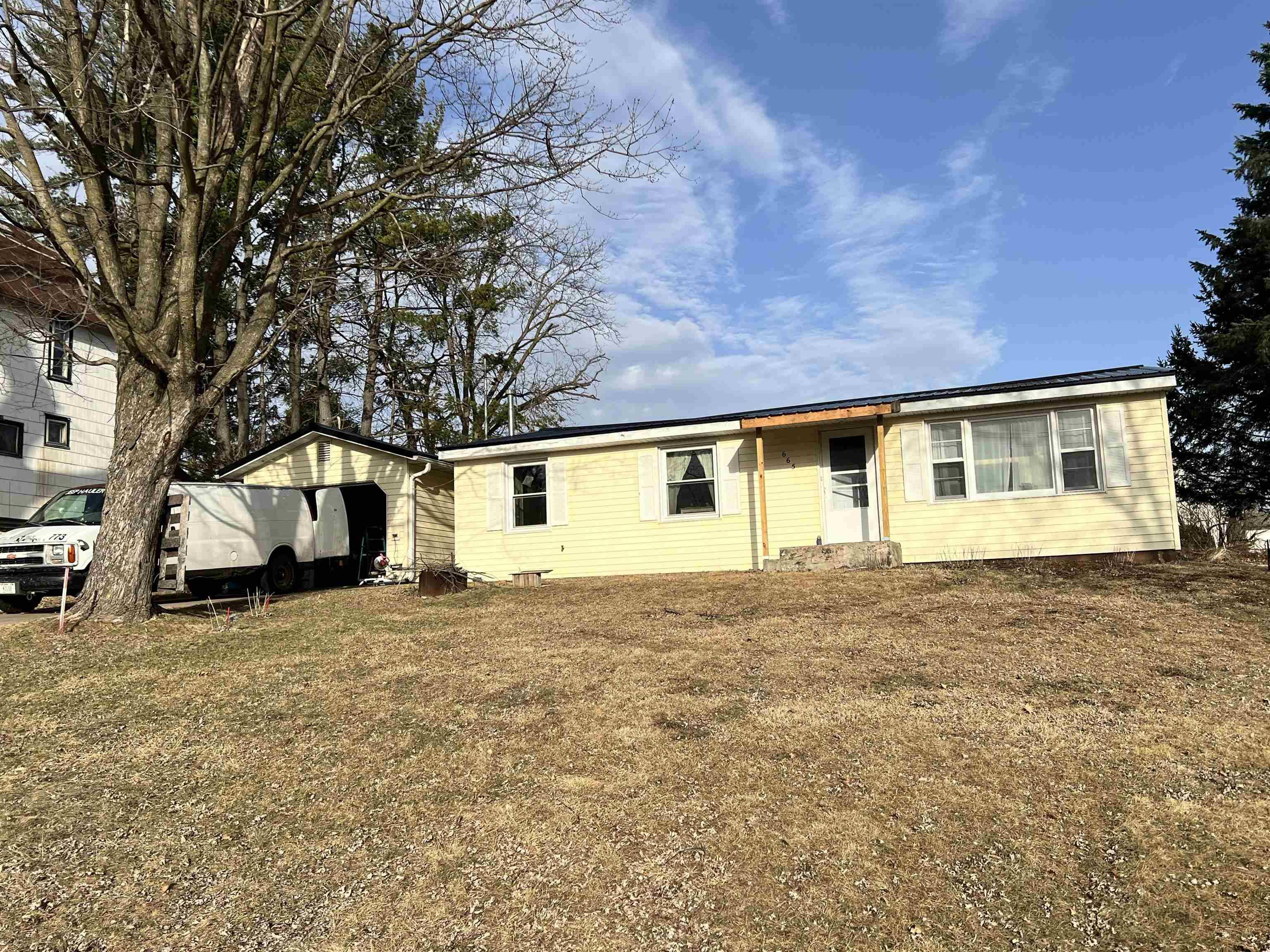 665 S Court Street, Platteville, WI 53818