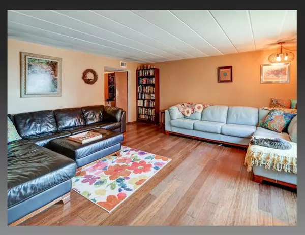 Madison, WI 53703,1029 Spaight Street #4D