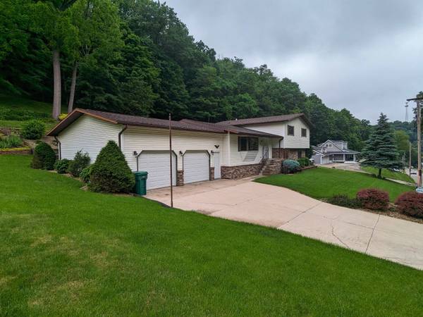 950 Garnavillo Avenue, Mcgregor, IA 52157-9999