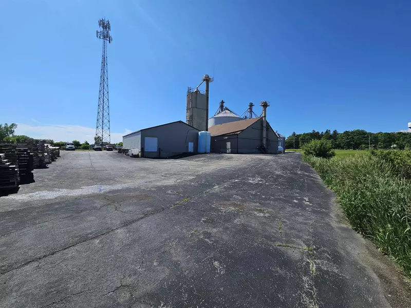 1112 Sumner Street, Hartford, WI 53027