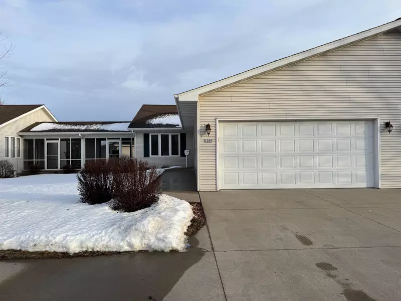 1389 W South Park Avenue, Oshkosh, WI 54904