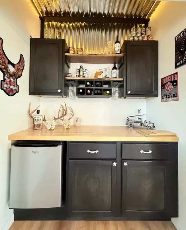 Marshall, WI 53559,221 Midvale Drive