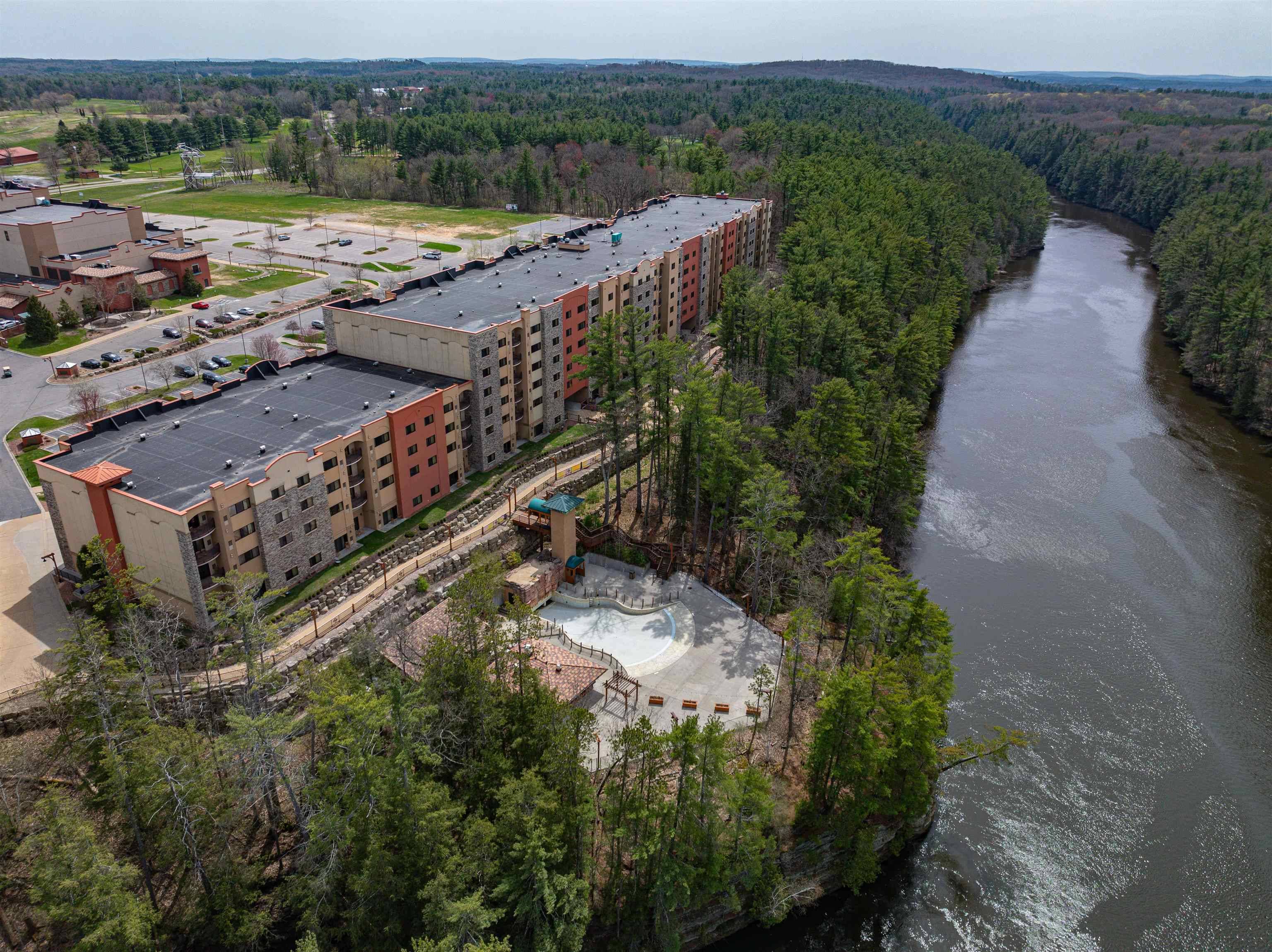 Wisconsin Dells, WI 53965,2411 River Road #2359