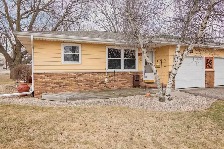 687 Dunn Avenue, Oregon, WI 53575