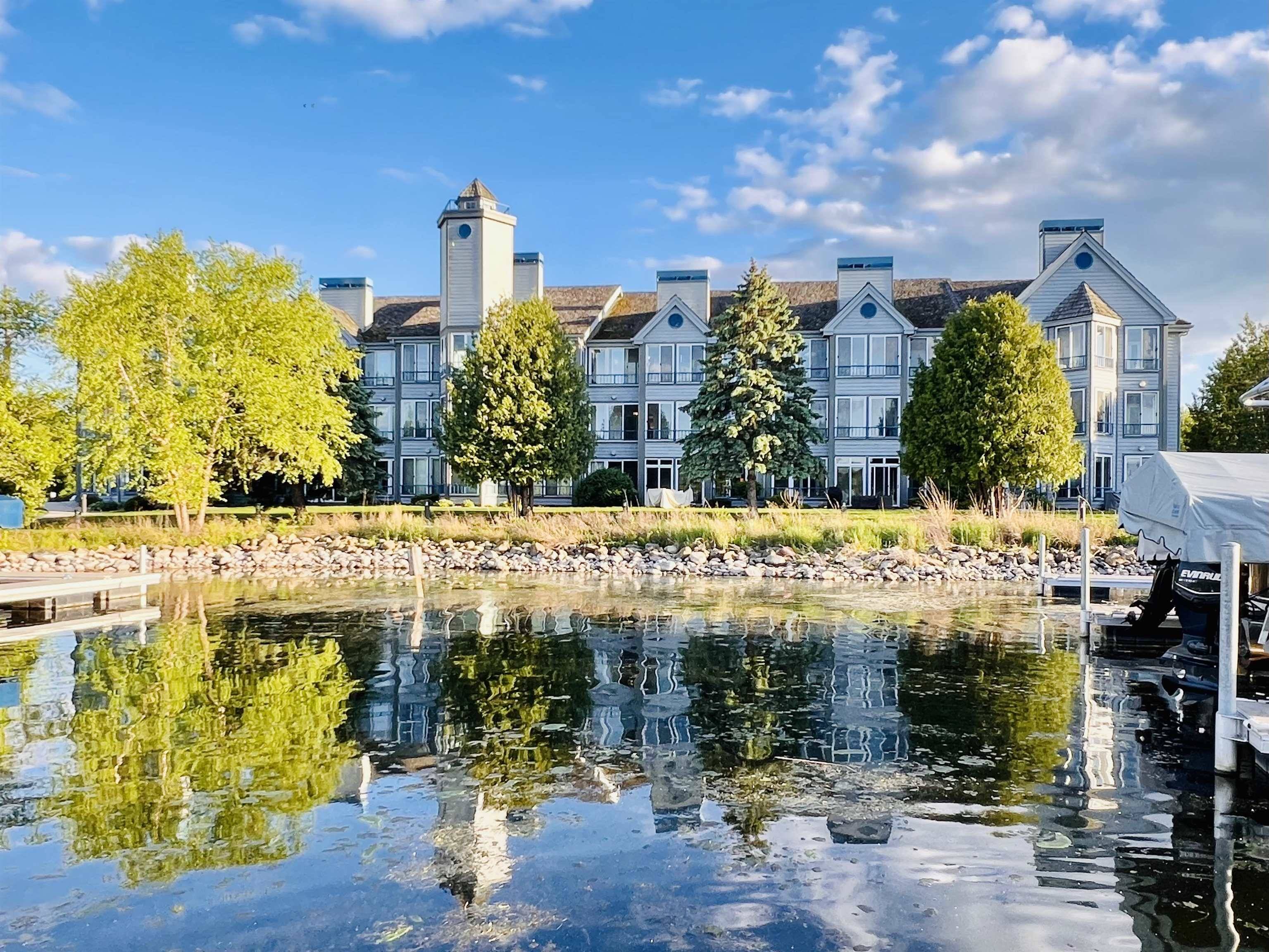 5375 Mariners Cove Drive #111, Madison, WI 53704