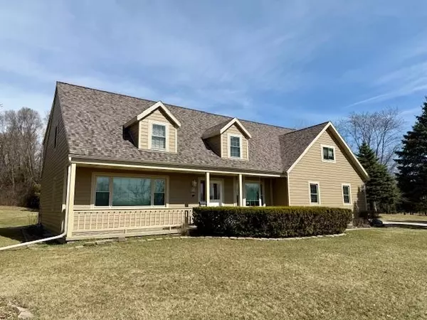 S16W32178 High Meadow Circle, Delafield, WI 53018