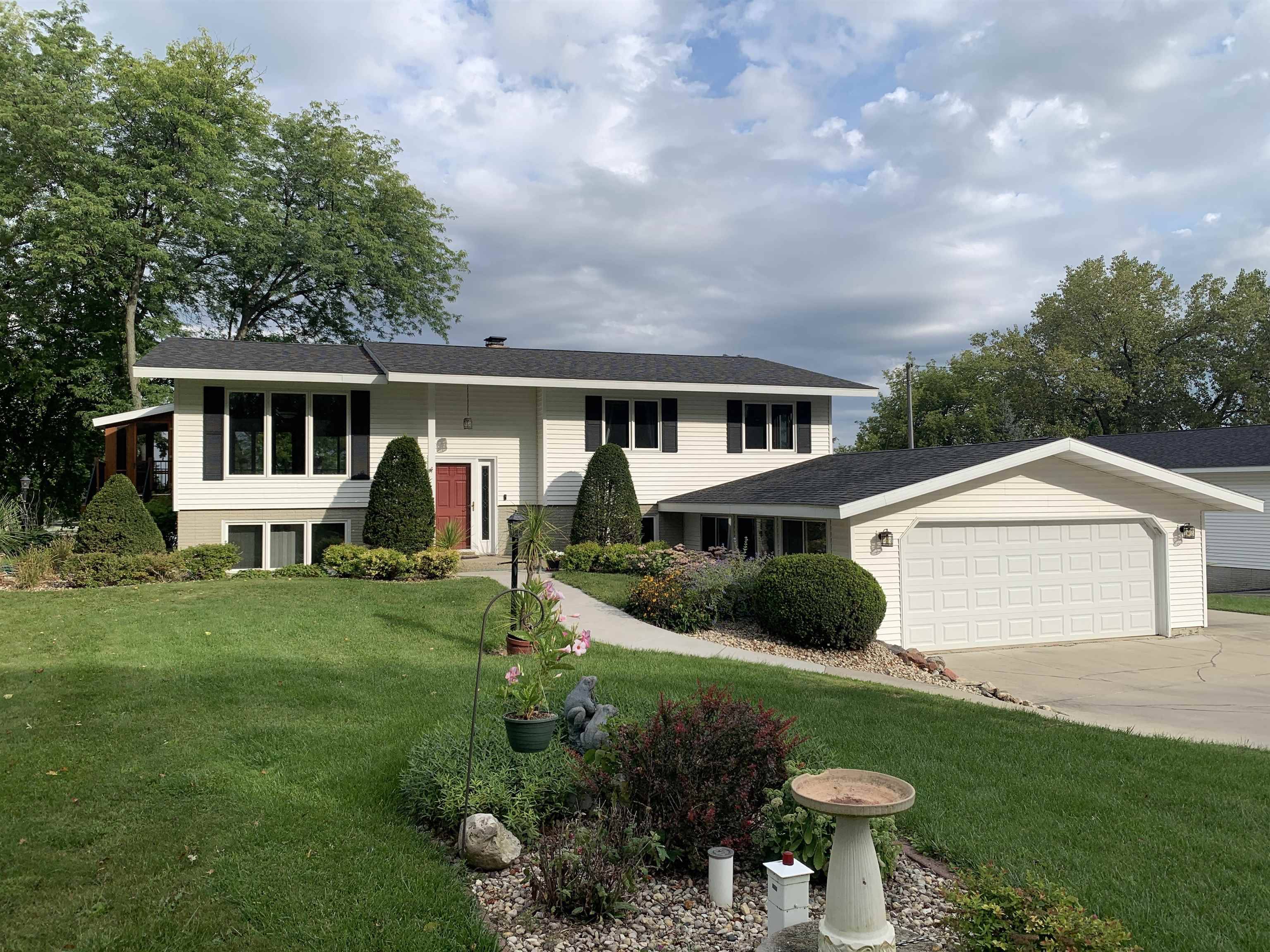 N3119 Lazy Point Road, Fall River, WI 53932