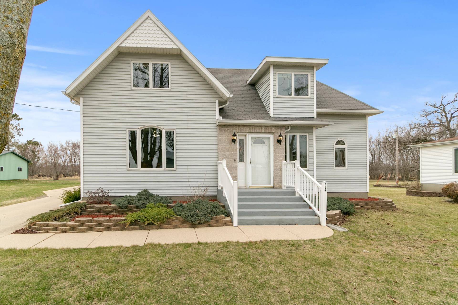 Monticello, WI 53570,676 E Lake Avenue