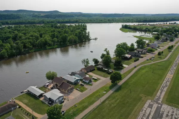 Cassville, WI 53806,1300 Jack Oak Rd