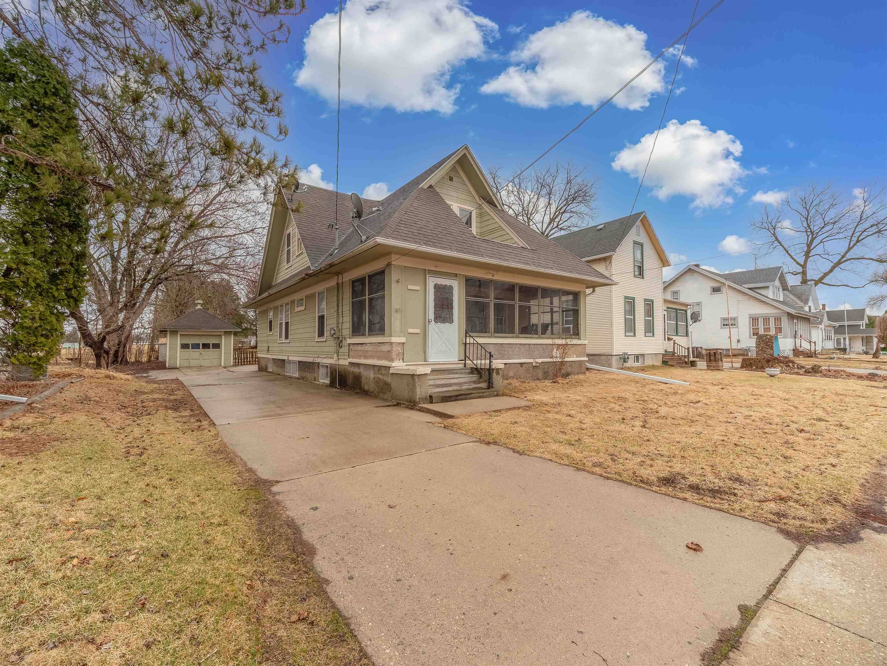 307 S University Avenue, Beaver Dam, WI 53916