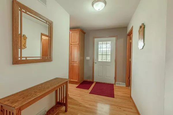 Dodgeville, WI 53533,5995 Section Line Road