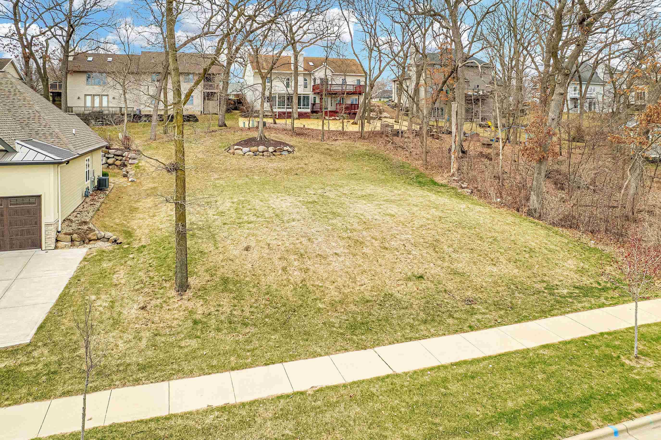 5514 HOLSCHER Road, Mcfarland, WI 53558