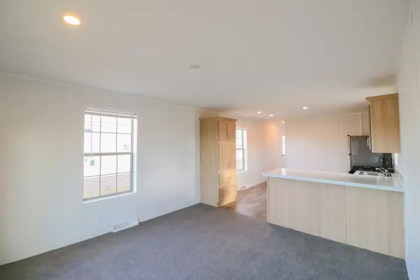 Onalaska, WI 54650-00,1025 S Oak Drive #C6