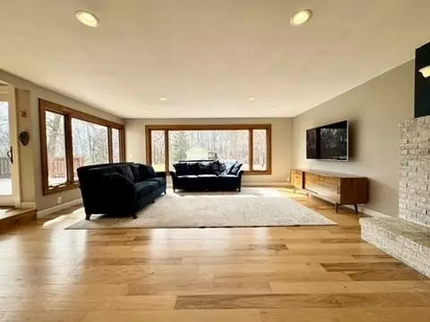 Waunakee, WI 53597,7344 Clover Hill Drive