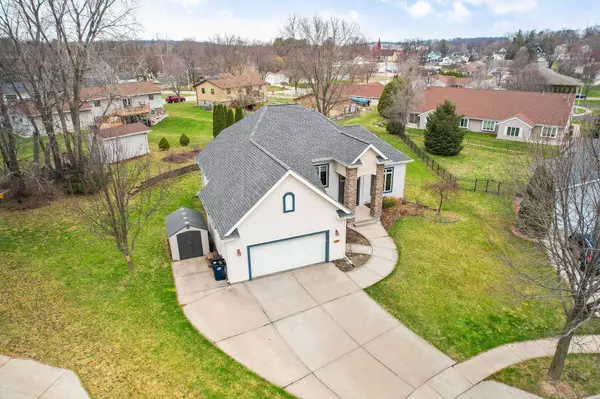 405 Pheasant Court, Deerfield, WI 53531-9498