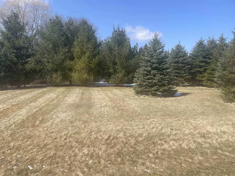 L5 Southwoods Court, Ripon, WI 54971