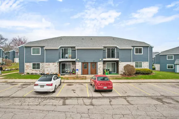 1404 Whispering Pines Way, Fitchburg, WI 53713