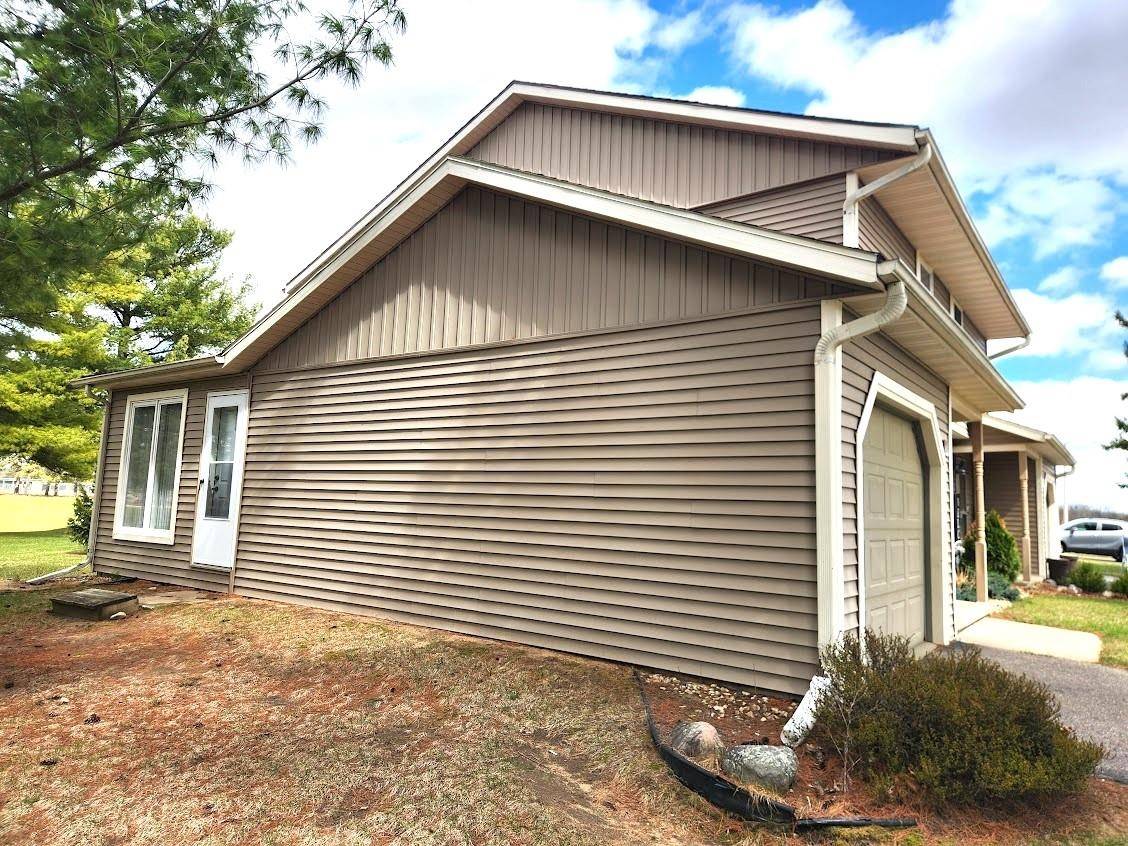 Portage, WI 53901,613 Saddle Ridge