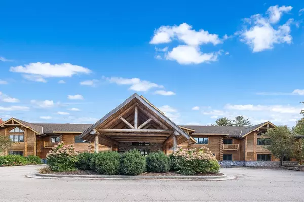 Green Lake, WI 54941,695 South Street #10