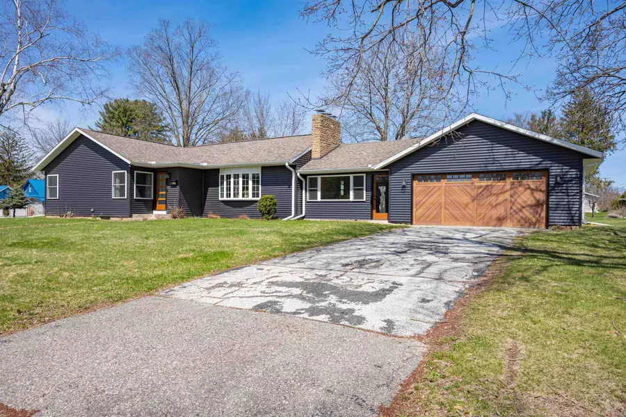 701 Bauer Street, Wisconsin Dells, WI 53965