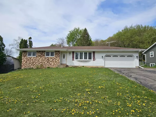 715 Willow Run Street, Cottage Grove, WI 53527