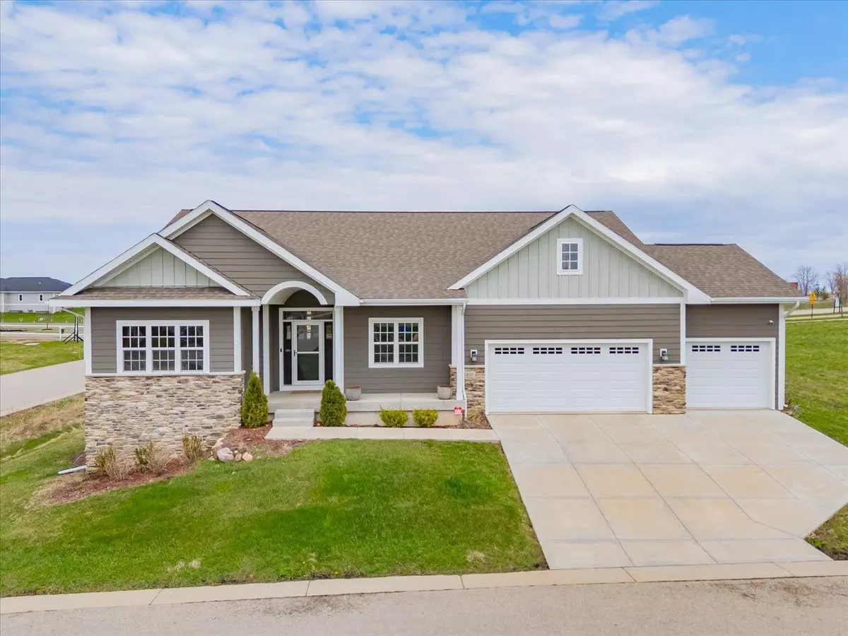 Waunakee, WI 53597,5830 Eagle Prairie Court