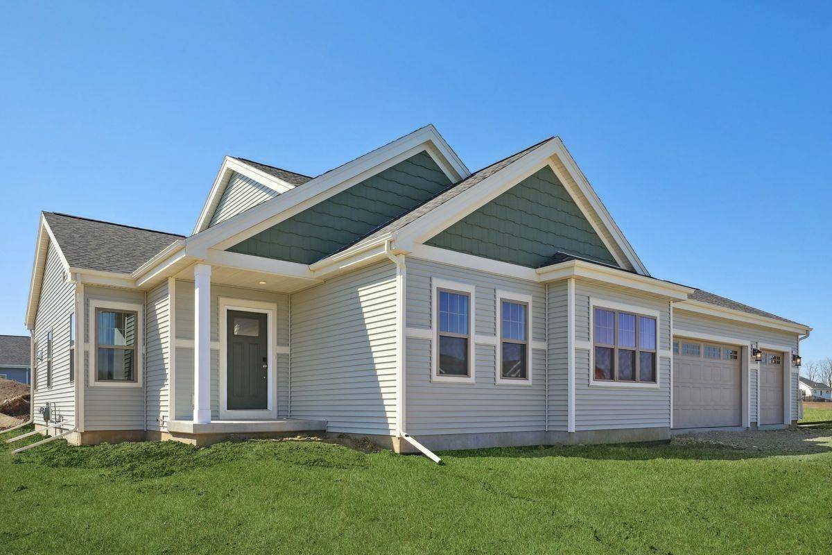 6682 Warner Farm Drive, Windsor, WI 53598
