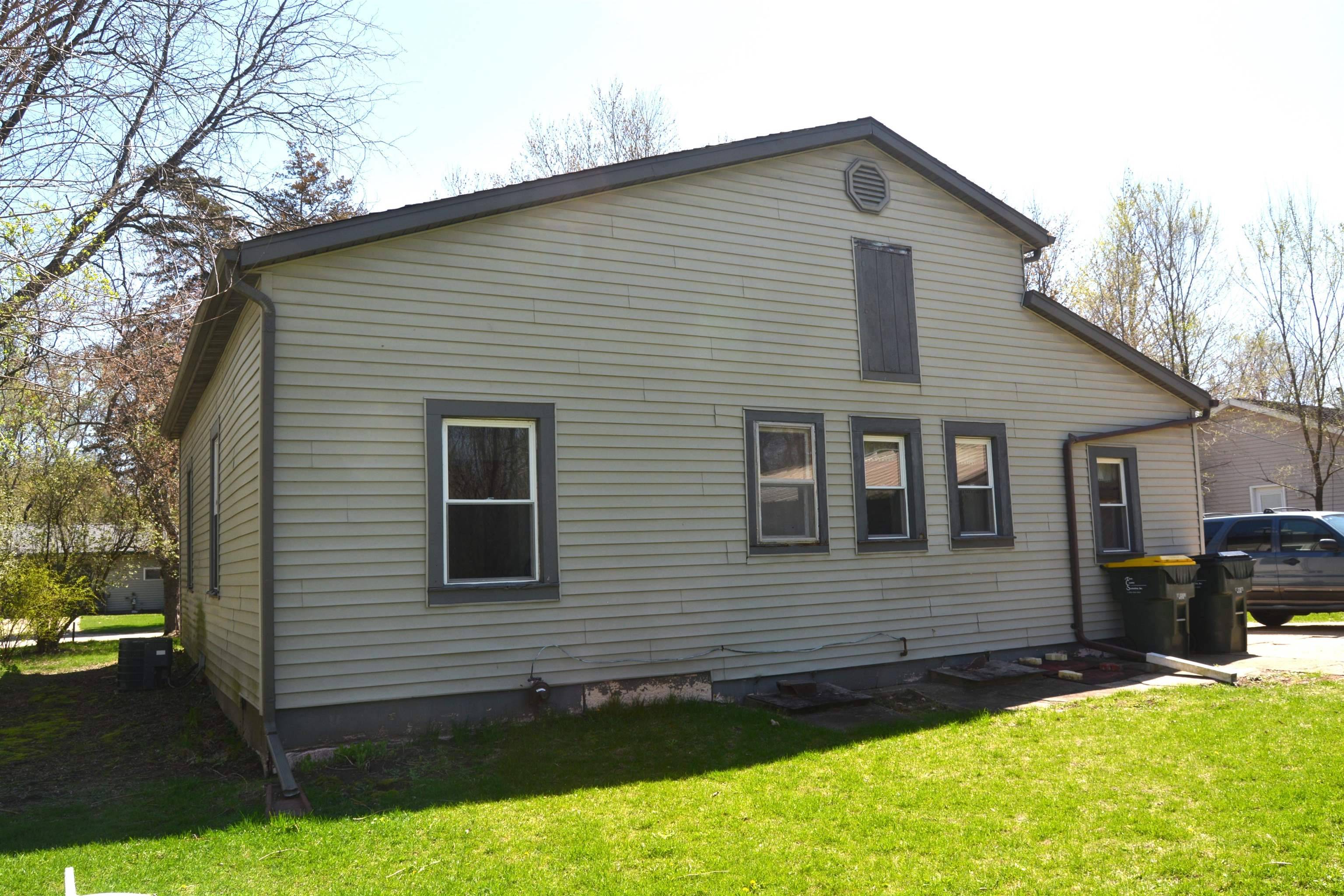 Gotham, WI 53540,32962 Wisconsin Street