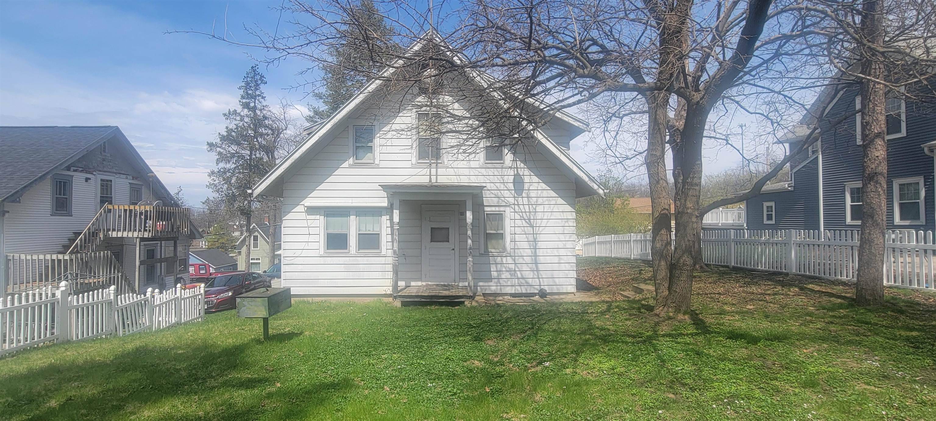 Jefferson, WI 53549-1772,242 E Ogden Street
