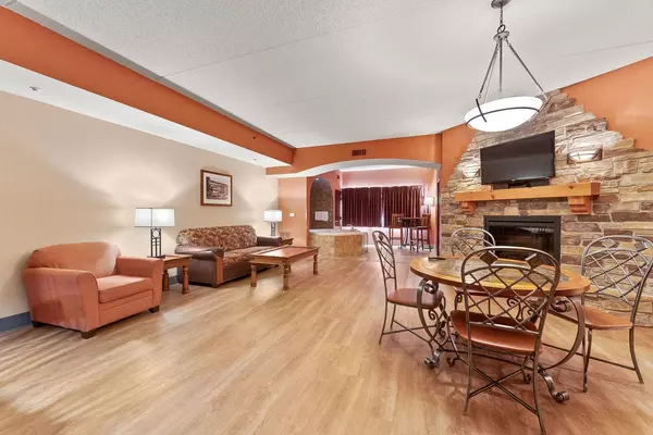 Wisconsin Dells, WI 53965-0000,2411 River Road #2318