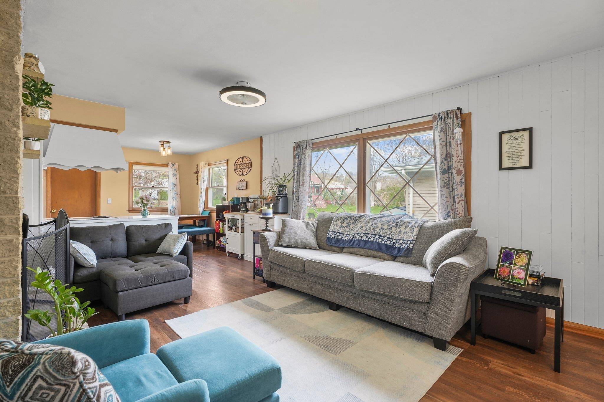 2 Riverdale Circle, Watertown, WI 53094