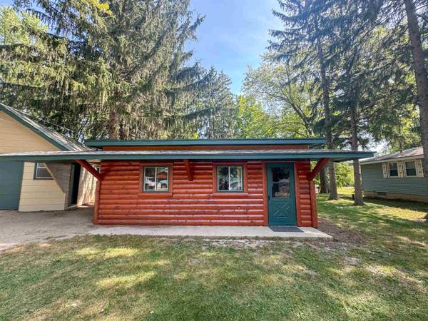 N5164 Forest Glen Beach Road, Ripon, WI 54961-8668