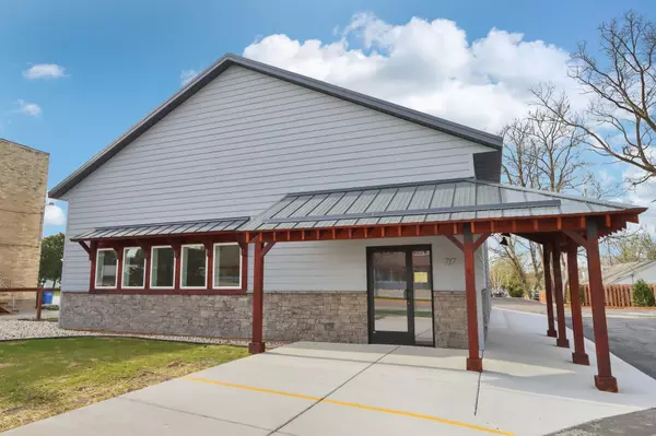 Watertown, WI 53094,717 W Main Street #717