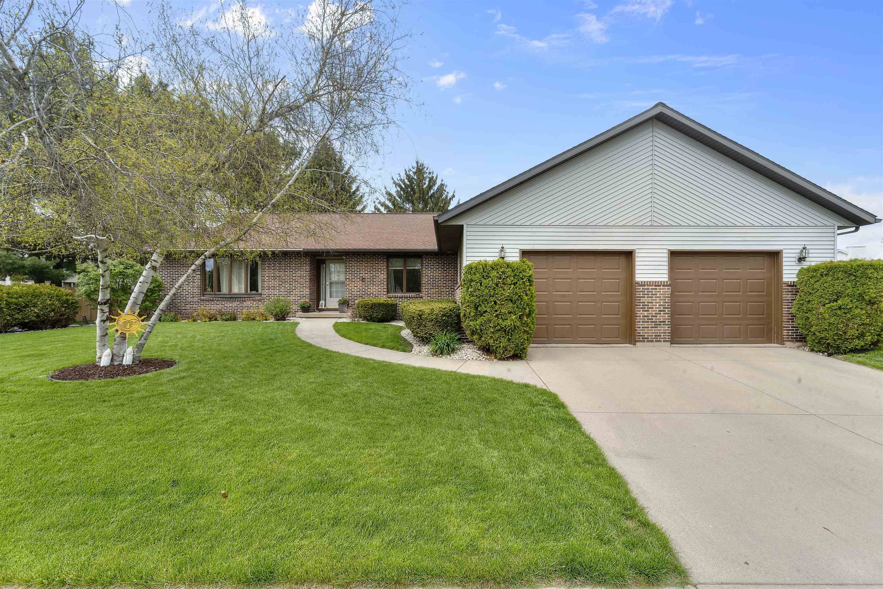205 Fairbrook Drive, Waunakee, WI 53597