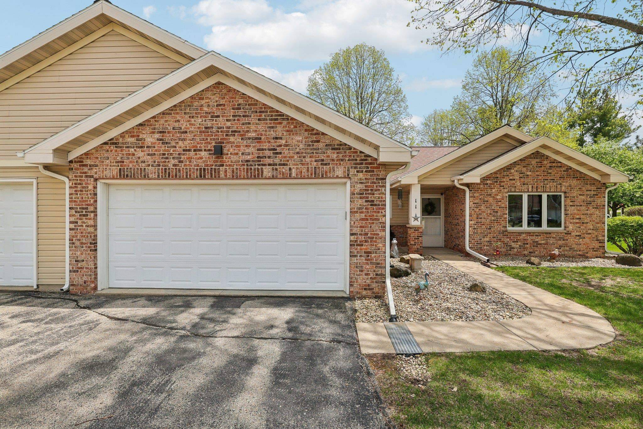 Madison, WI 53717,11 Saukdale Trail