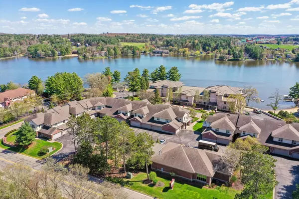 670 E Lake Avenue #202, Wisconsin Dells, WI 53940