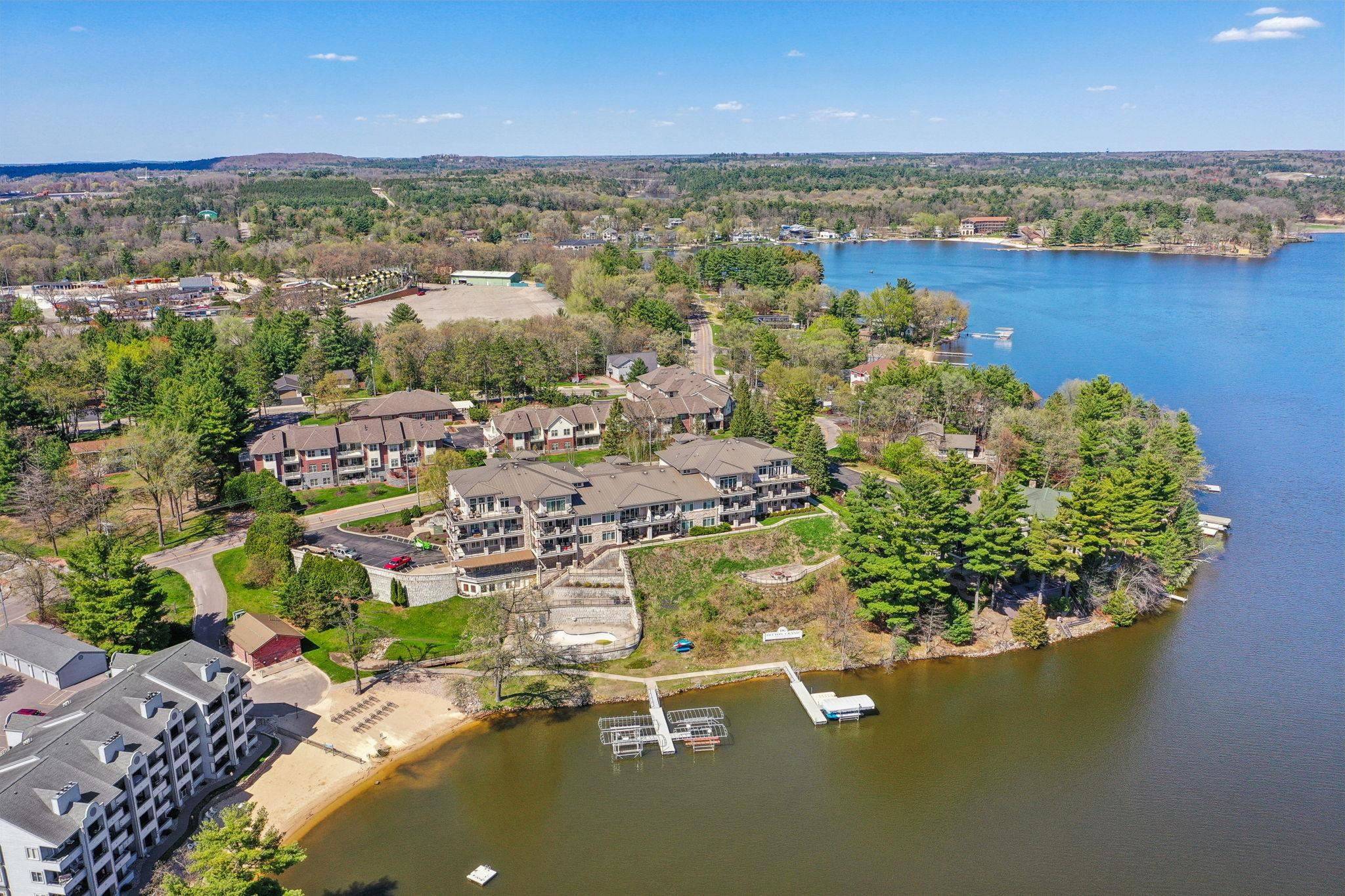670 E Lake Avenue #202, Wisconsin Dells, WI 53940