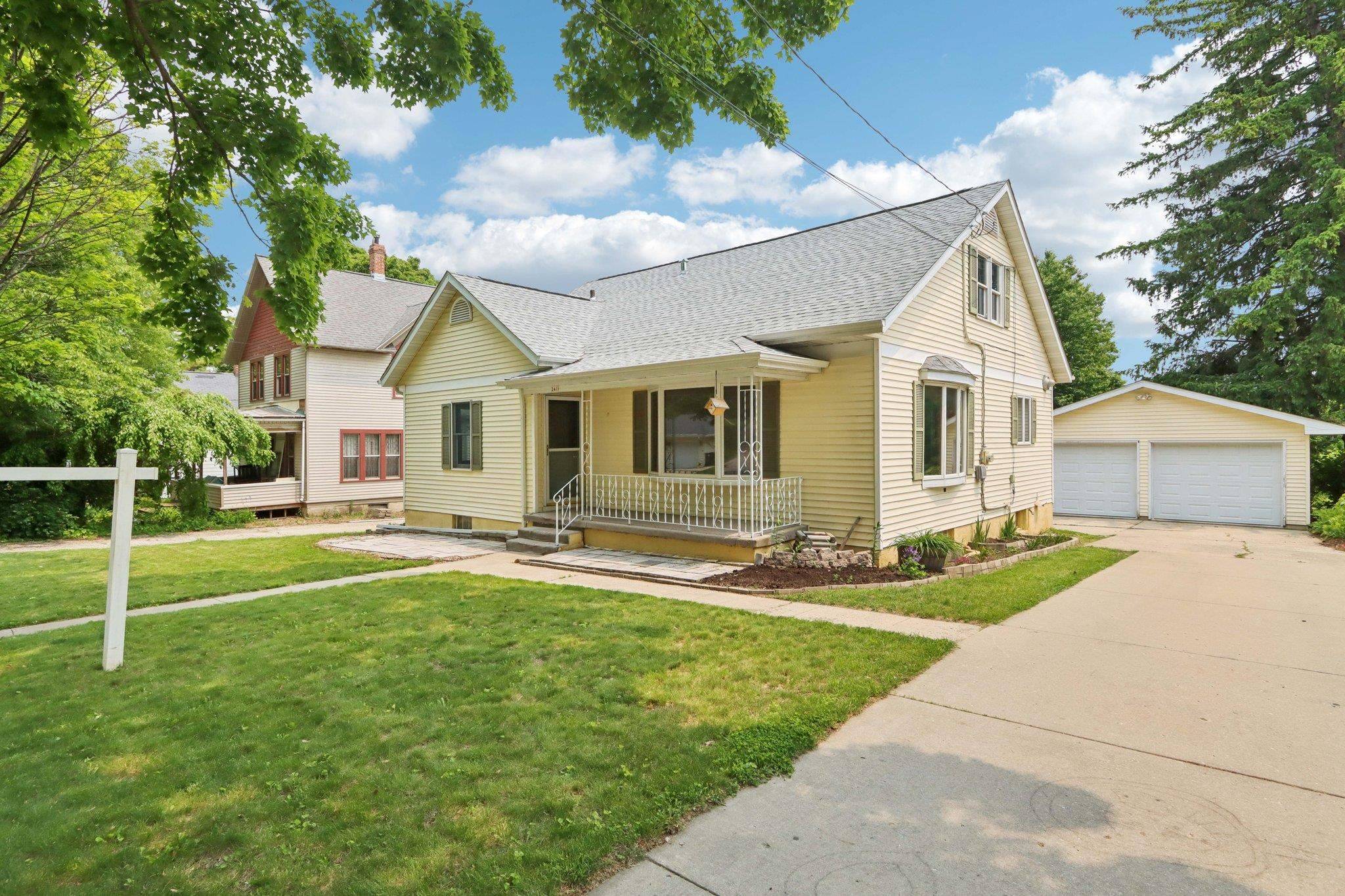 241 Jefferson Street, Johnson Creek, WI 53038