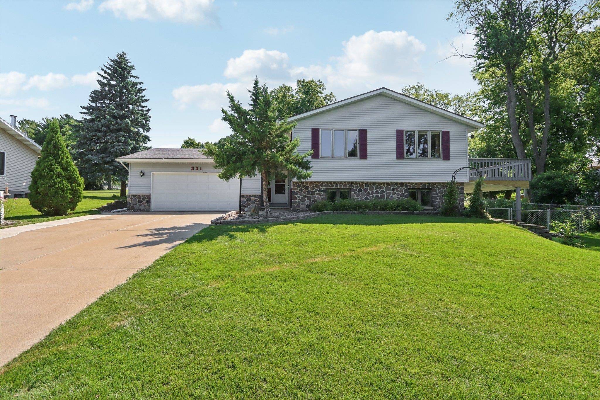 331 Parkway Drive, Mount Horeb, WI 53572
